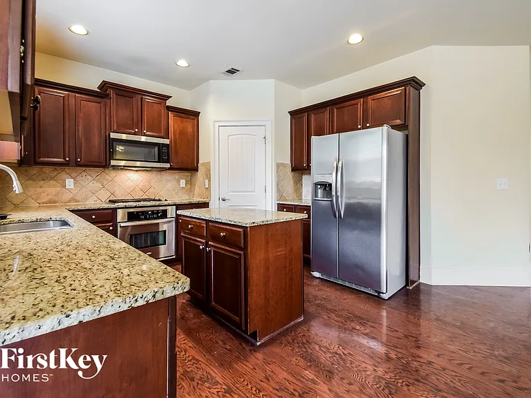 1068 Parkmist Dr — Photo 5