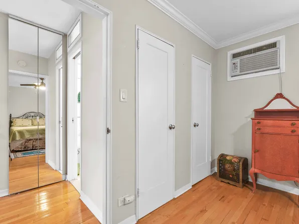 70-47 Park Drive East image 16 of 20