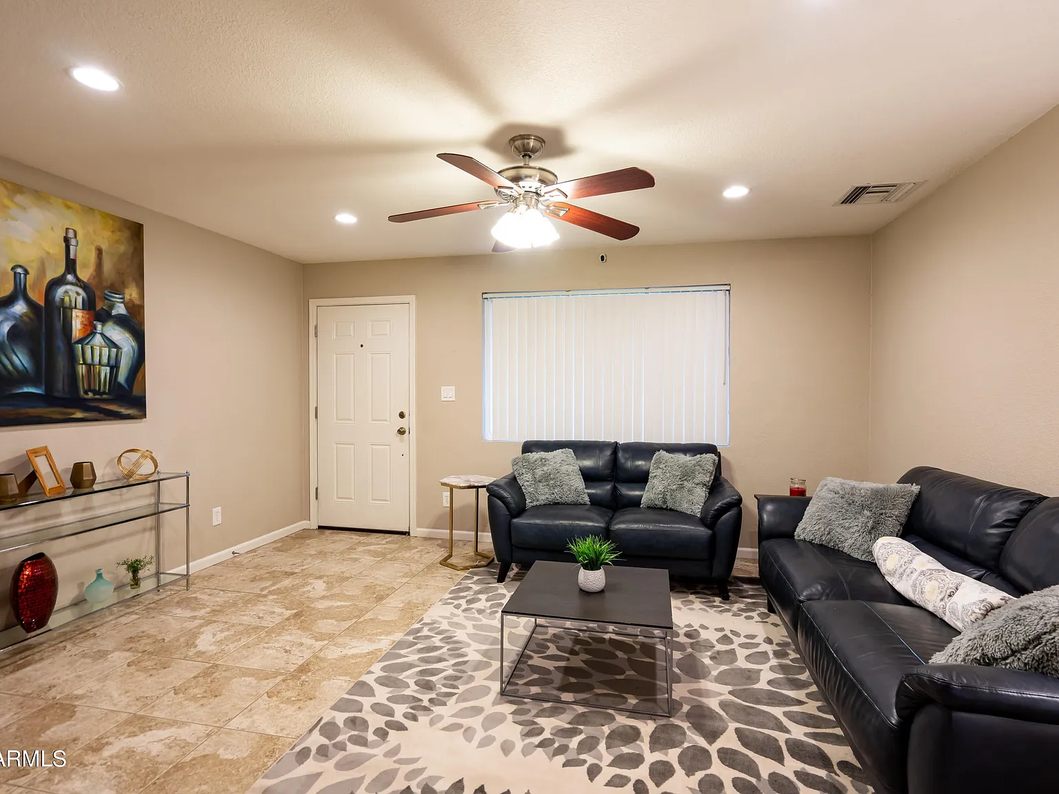 4 bed, 2216 sqft, $3,000 — Photo 3