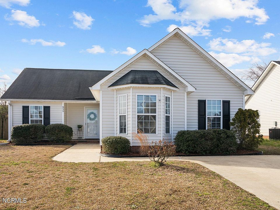 1st image of 932 Penncross Drive