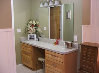 1251 Churchill Rd, Lyndhurst, OH 44124