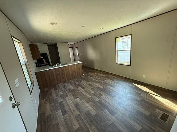 5th image of 80 Bj Ln