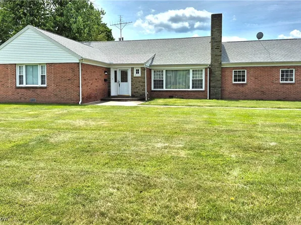 3218 Overlook Dr NE, Warren, OH 44483