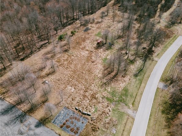 Begala St, Lowellville, OH 44436