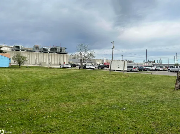 320 N 11th Ave, Marshalltown, IA 50158