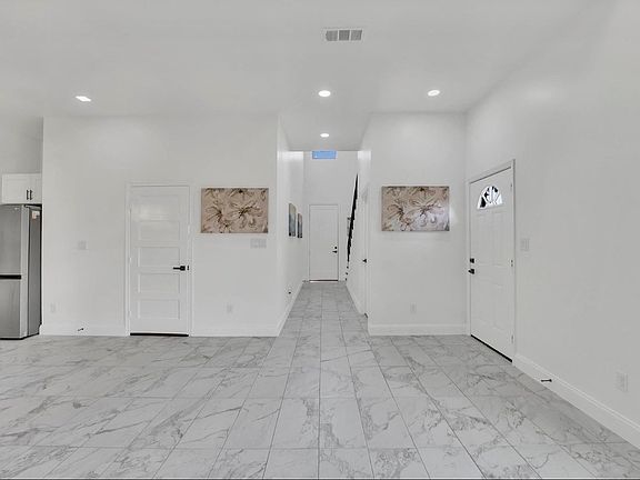 3rd image of 2902 Jim St