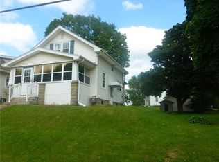 2225 2nd St SW, Cedar Rapids, IA 52404