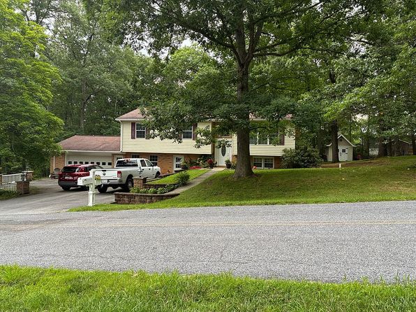 1018 Lasalle Ln