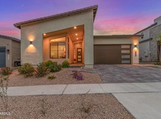 827 E Hopi Trl, Phoenix, AZ 85042