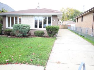 7725 Narragansett Ave, Burbank, IL 60459