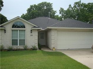 2808 Tabor Rd, Bryan, TX 77803