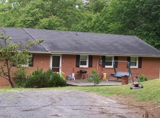 355 Hillview Ln, Salem, VA 24153