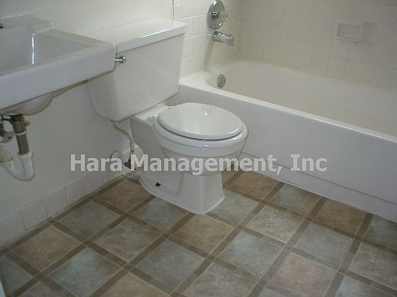 4th image of 5261 Alhambra Dr APT 33