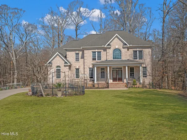 137 Castle Court, Washington, NC 27889