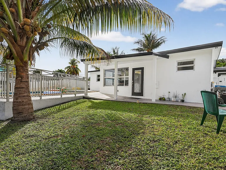 4540 SW 28th Ter — Photo 48