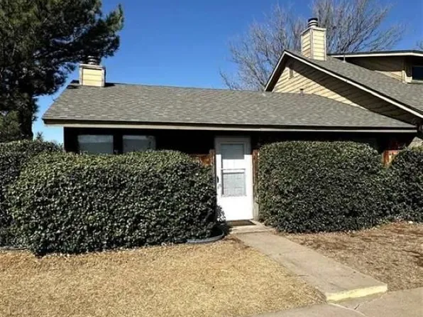 6814 NW Willow Springs Dr, Lawton, OK 73505