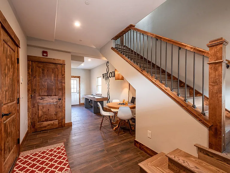 313 Vasquez Rd — Photo 4
