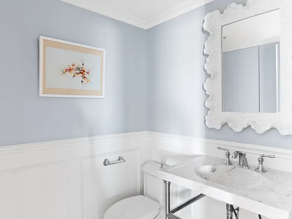 400 East 70th Street image 11 of 21