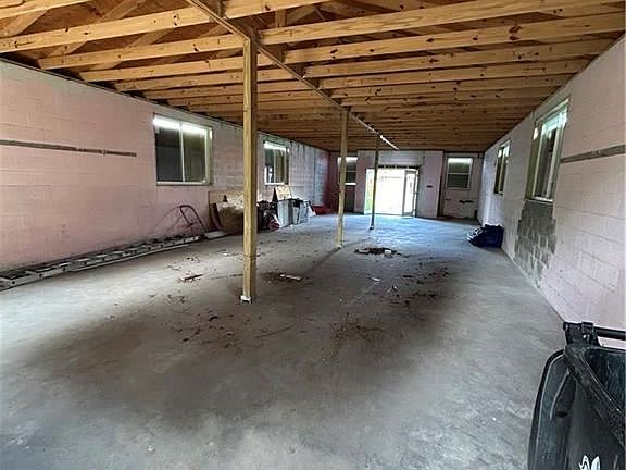 5th image of 3062 Casimere St