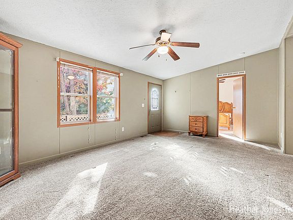 4th image of 12220 Podunk Rd NE