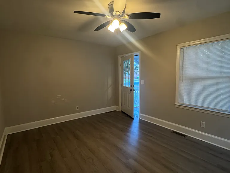 801 Crestmont Dr — Photo 13