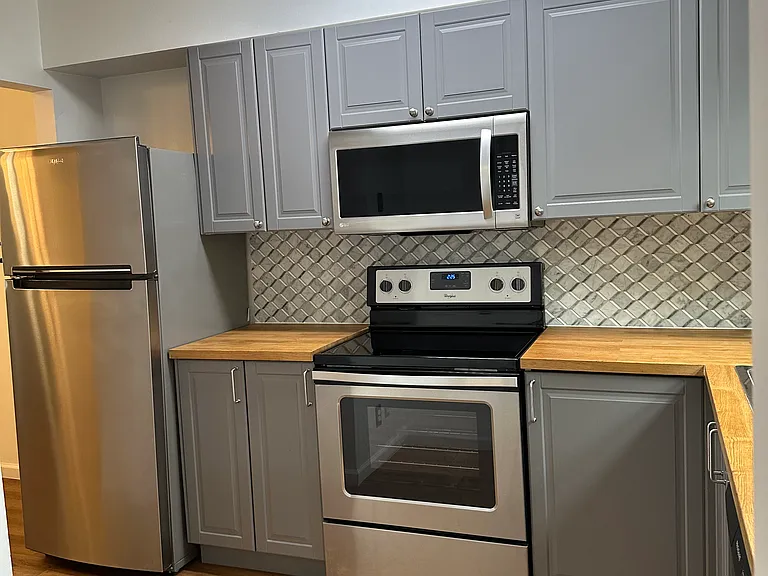 8341 Woodward St — Photo 3