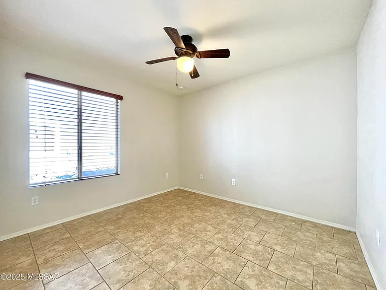 11889 W Heyburn Dr — Photo 24