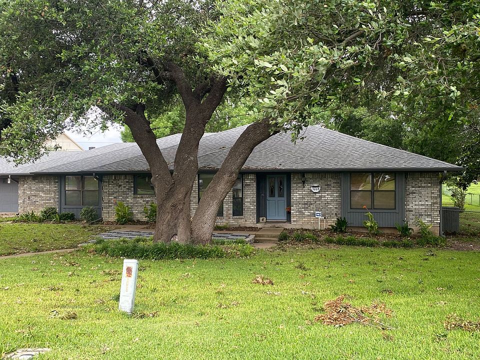 1st image of 3008 Summit Dr