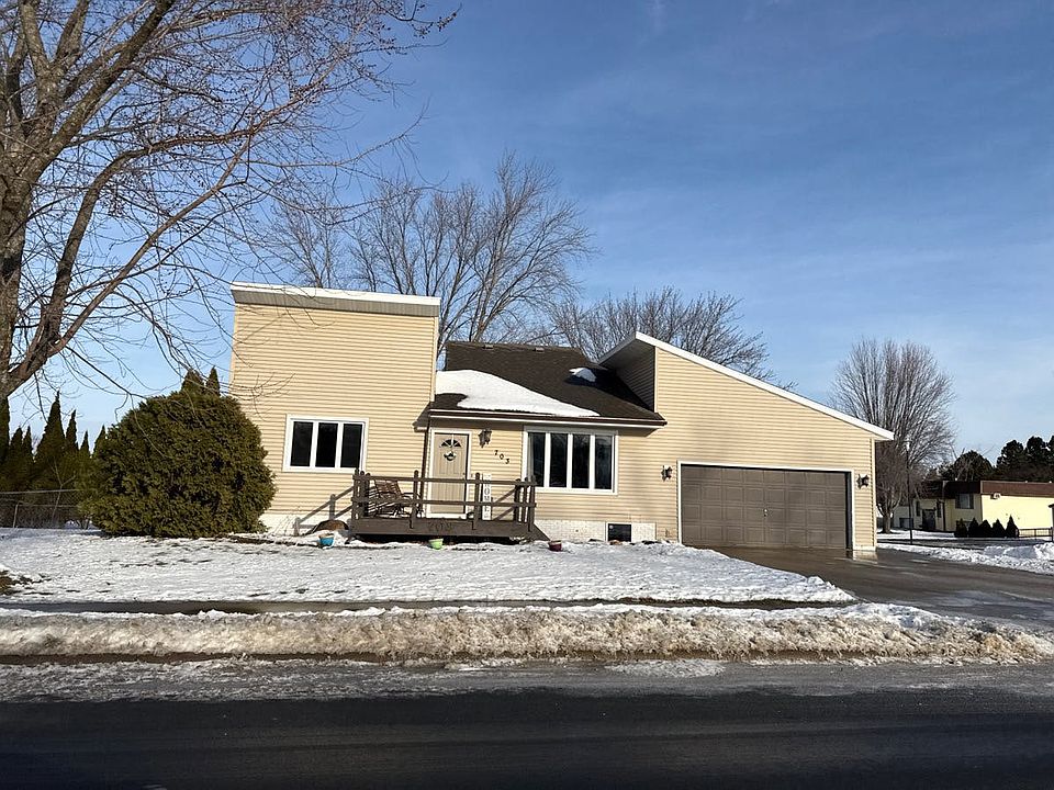 1st image of 703 6th St NE