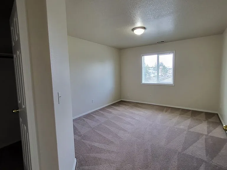 147-Michael Duplex — Photo 14