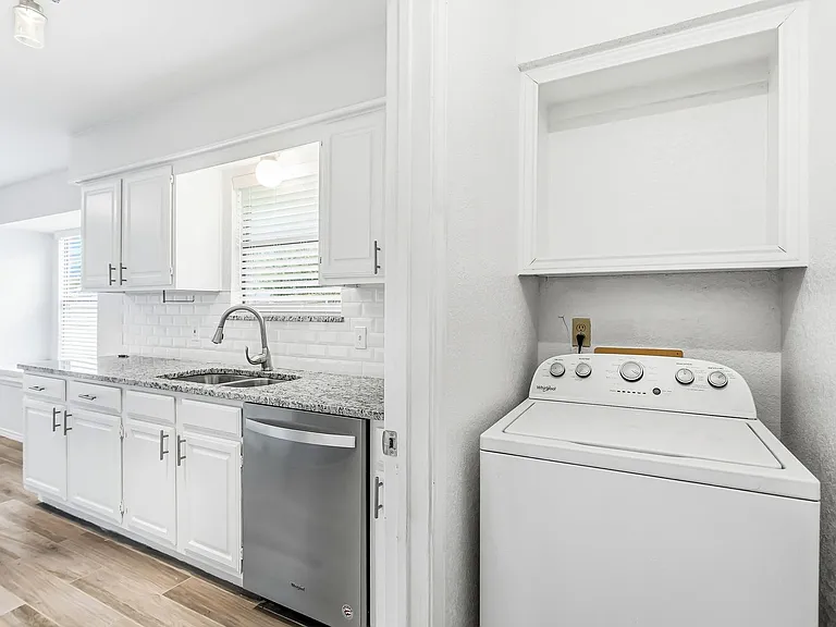 1016 Willowbrook Trl — Photo 13