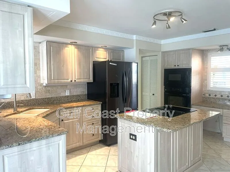2 bed, 2.0 bath, 1396 sqft, $2,250 — Photo 3