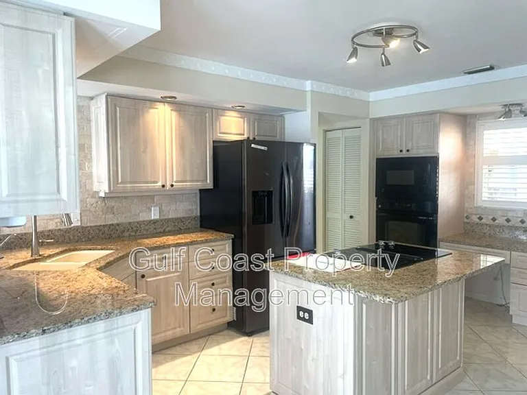 718 Brightside Crescent Dr #10 — Photo 3