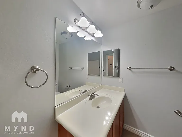 1229 E Prickly Pear St — Photo 19