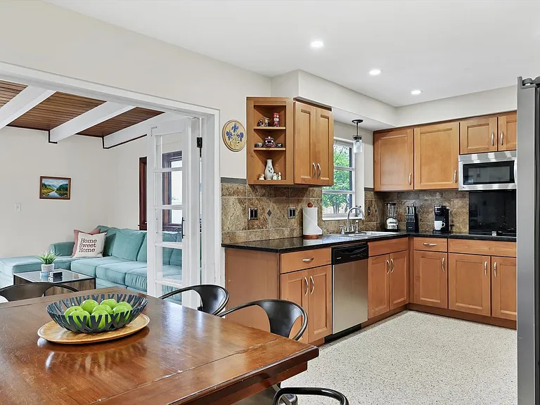 2532 Belvoir Blvd — Photo 11