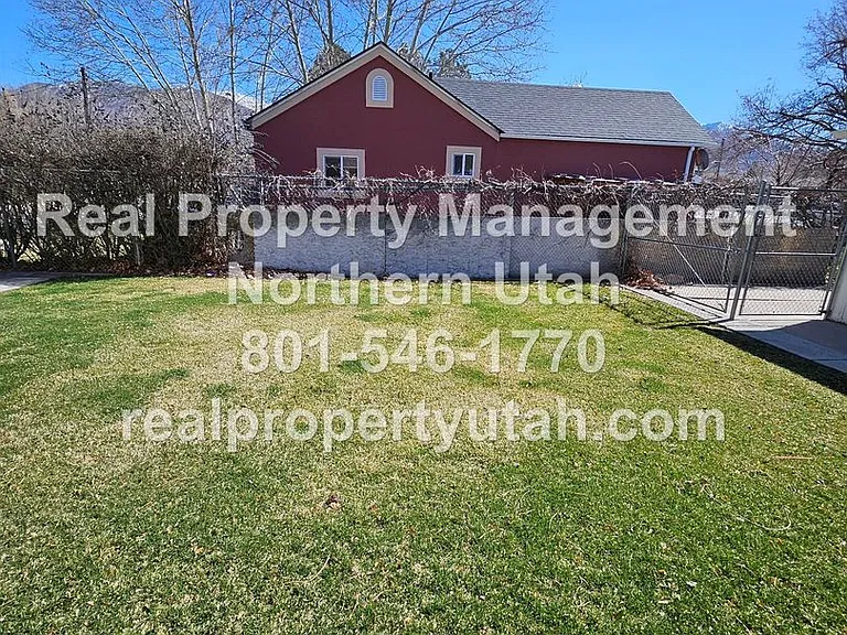720 Belnap Cir — Photo 2