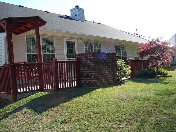 Cozy backyard & patio