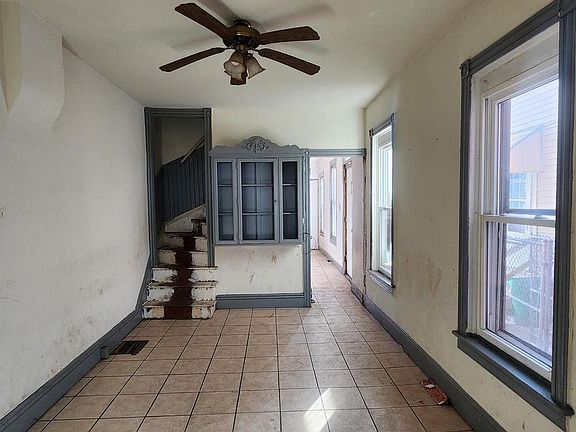 4th image of 120 W Buttonwood St