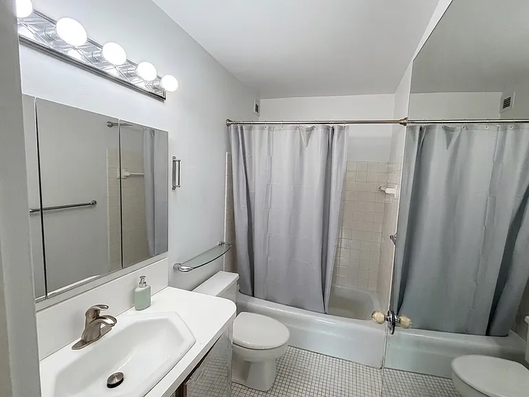 245 E 54th St #29C — Photo 5