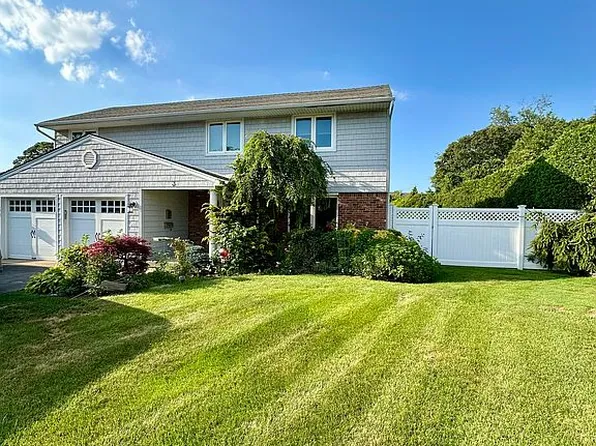 3 Fams Ct, Jericho, NY 11753