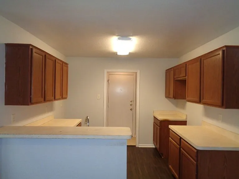 13649-13651 Biggs St — Photo 21