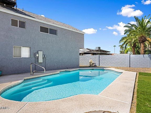 3rd image of 3002 W Sahuaro Drive
