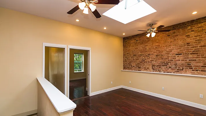 Rented by Nooklyn NYC LLC | media 21