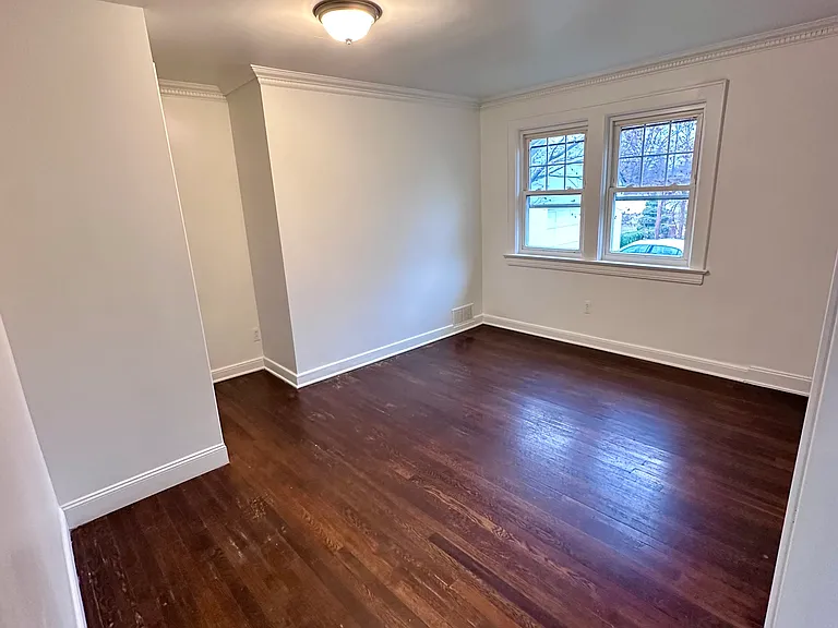 8 Plymouth St — Photo 8