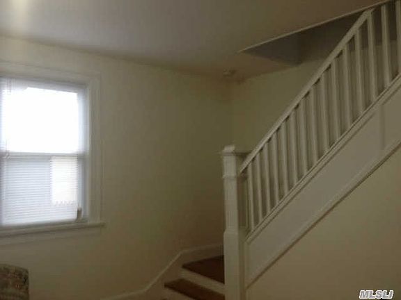 3rd image of 18 Caldwell St