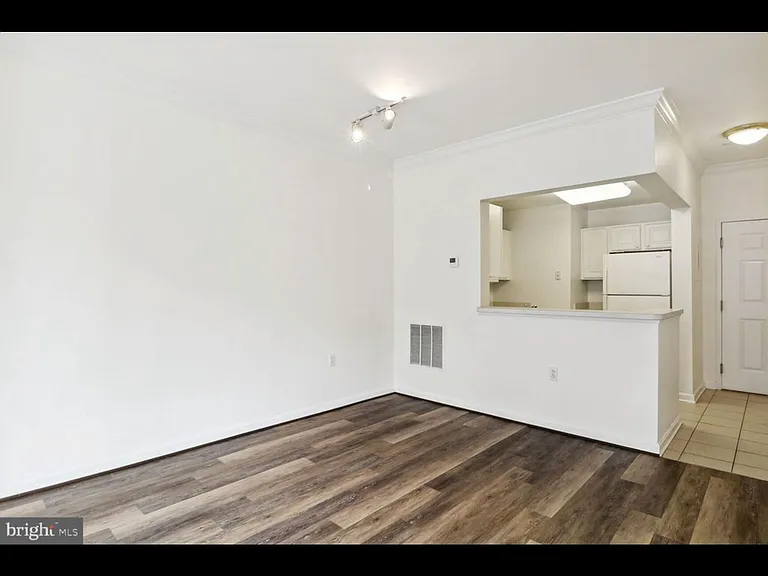 23 Pierside Dr #306 — Photo 15