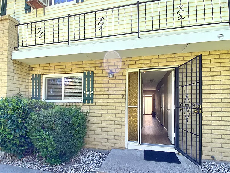 464 Smithridge Park — Photo 12