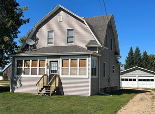 W7694 Poplar Rd, Shawano, WI 54166