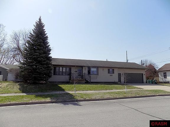 2nd image of 411 6th St N