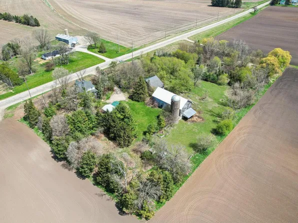 W7385 County Road W, Juneau, WI 53039